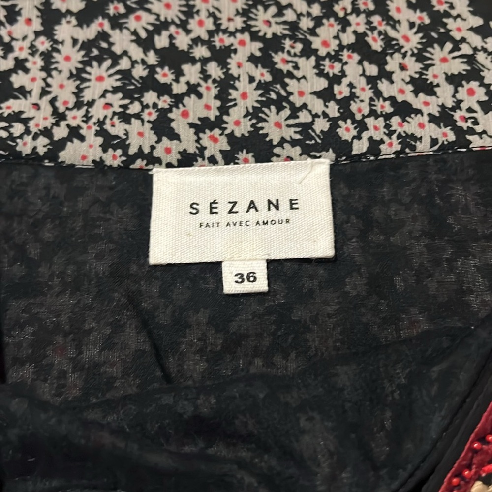 Mini skirts - Picture 3 of 5